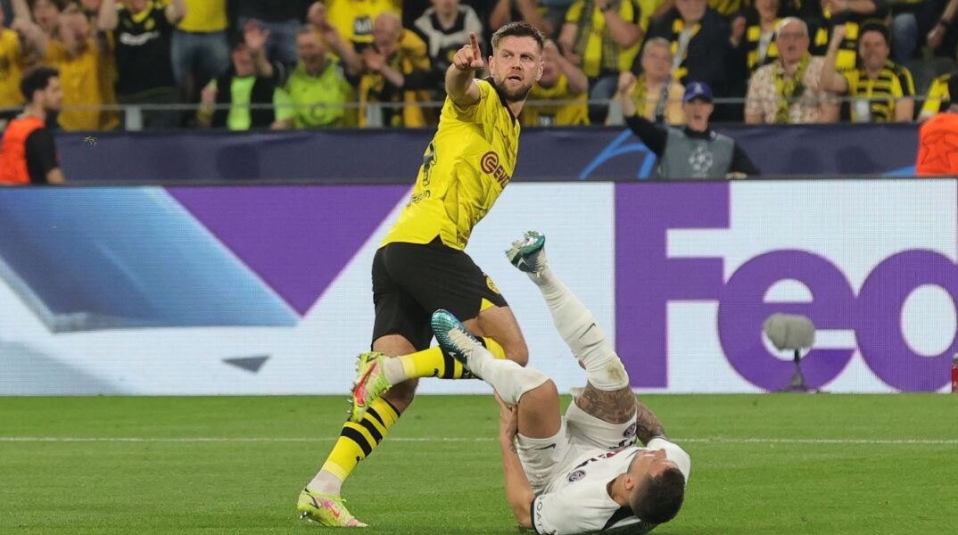 Ο Φίλκρουγκ πλασάρει για το 1-0 της Ντόρτμουντ επί της Παρί Σεν Ζερμέν
