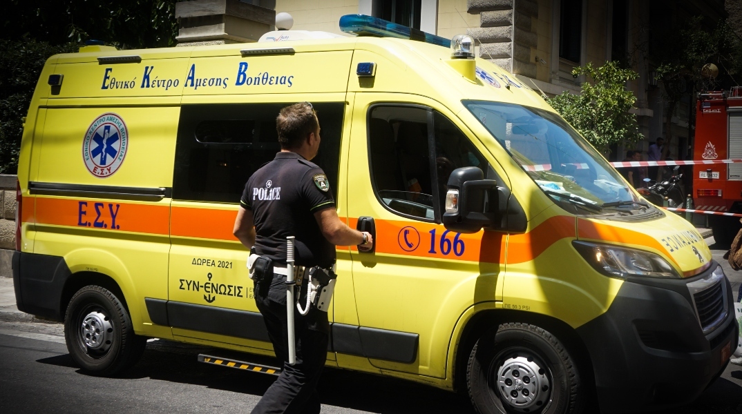 Πειραιώς: Μητέρα, γιαγιά και 3 εγγόνια παρασύρθηκαν