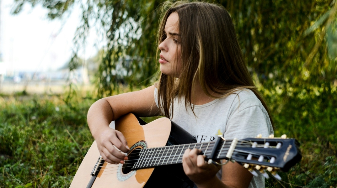 Η ευχάριστη ακρόαση θλιβερής μουσικής: μια σύγχρονη επιστημονική προσέγγιση