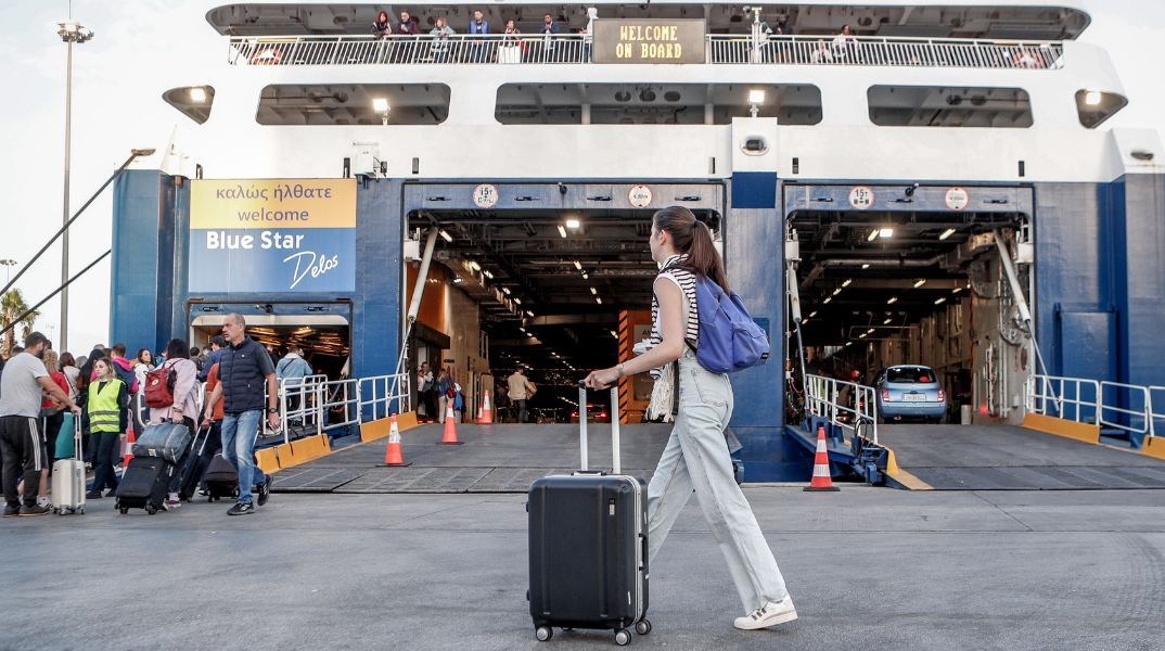 Πάσχα: Τουλάχιστον 24.000 επιβάτες θα ταξιδέψουν σήμερα από το λιμάνι του Πειραιά - Στο 100% η πληρότητα των πλοίων - Ποιοι είναι οι δημοφιλείς προορισμοί