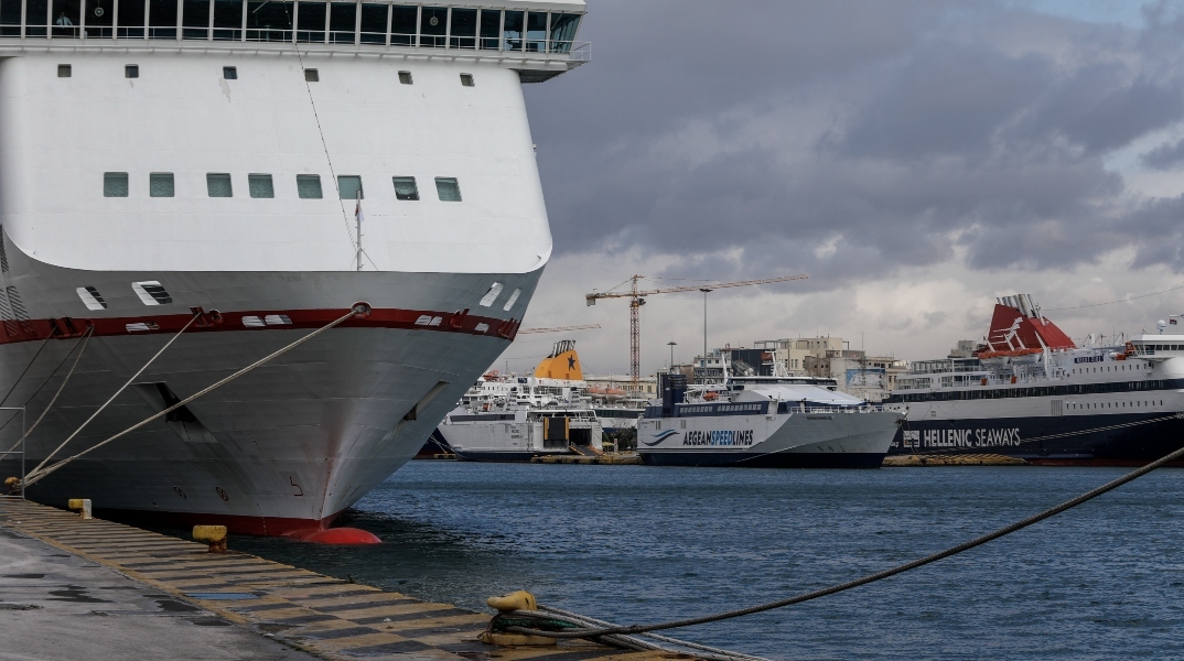 Πειραιάς: Απαγορευτικό απόπλου για ταχύπλοα 