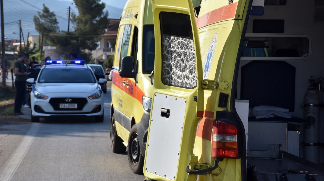 Τροχαίο στη Βούλα: Δύο μηχανές παρέσυραν 72χρονη