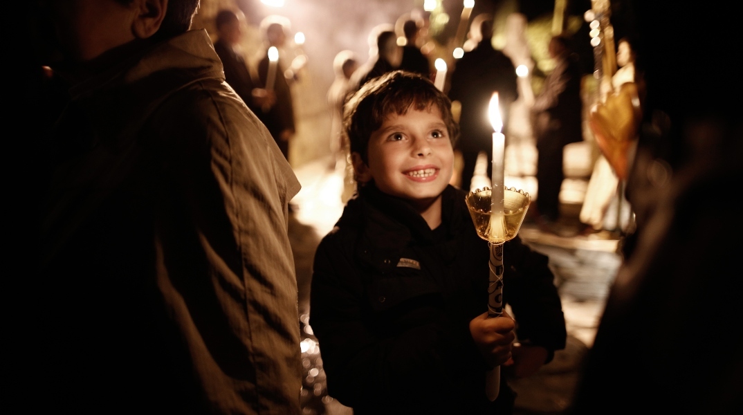 Πάσχα 2024: Τι να προσέχουμε με λαμπάδες και κεριά 