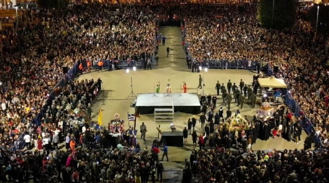 Θεσσαλονίκη: Πέντε Επιτάφιοι στην Αριστοτέλους