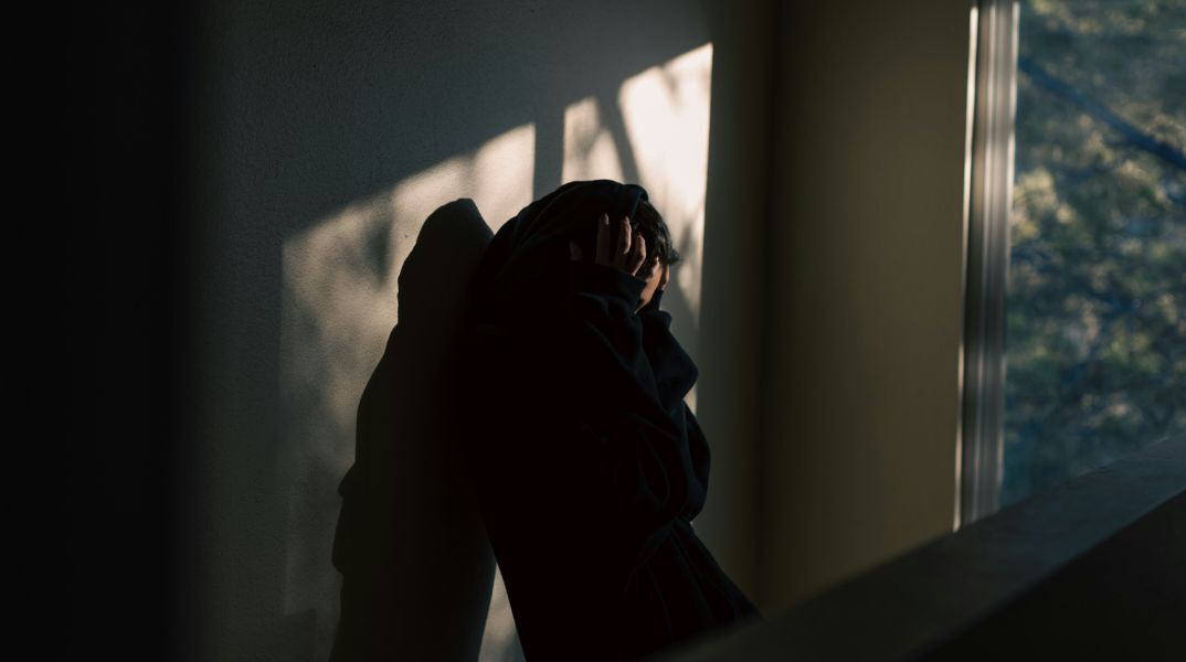 Δυτική Ελλάδα: Πέντε συλλήψεις από την ΕΛΑΣ για ενδοοικογενειακή βία - Τι κατήγγειλαν τα θύματα στις αστυνομικές αρχές.