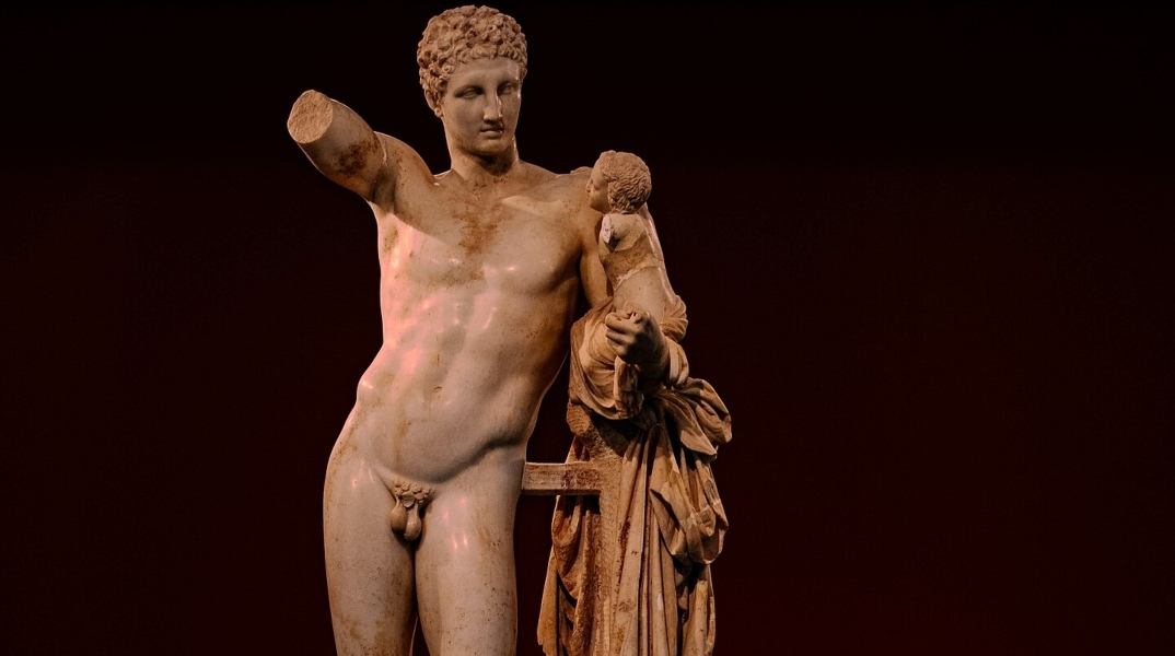 Σαν σήμερα 8 Μαΐου ανακαλύπτεται ο Ερμής του Πραξιτέλη 