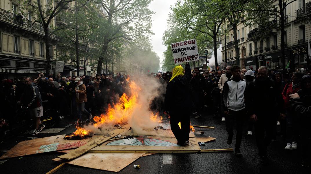 Η βία στους δρόμους και το επαναστατικό της άλλοθι