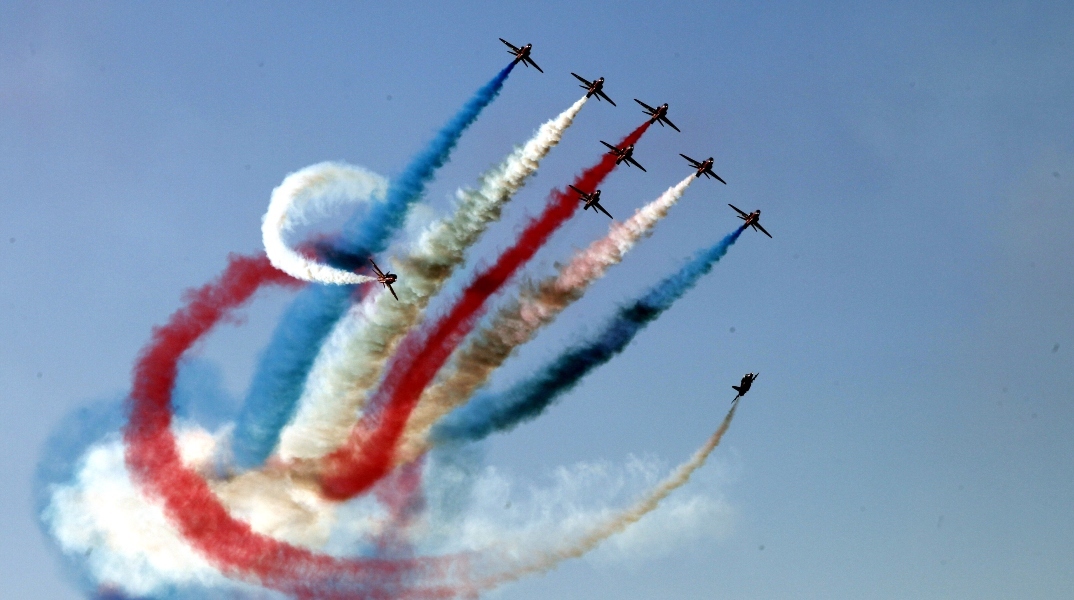 «Red Arrows»: Αεροπορικη επίδειξη σε Φλοίσβο και Σούδα
