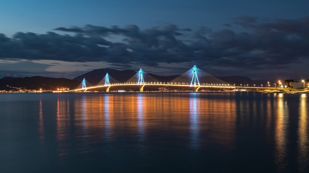  Ημέρα της Ευρώπης: Φωταγώγηση της Γέφυρας Ρίου Αντιρρίου