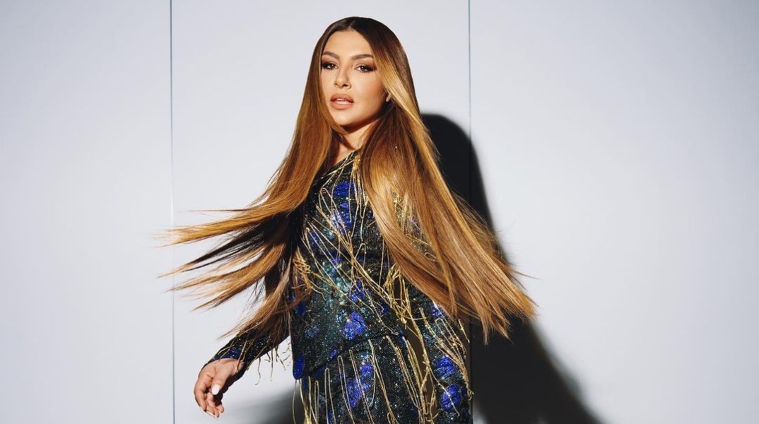 H Έλενα Παπαρίζου