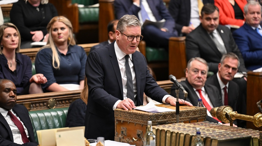 Βρετανία: Προβάδισμα 30 μονάδων έχουν οι Εργατικοί έναντι των Συντηρητικών του Ρίσι Σούνακ, σύμφωνα με δημοσκόπηση της YouGov για τους Times.