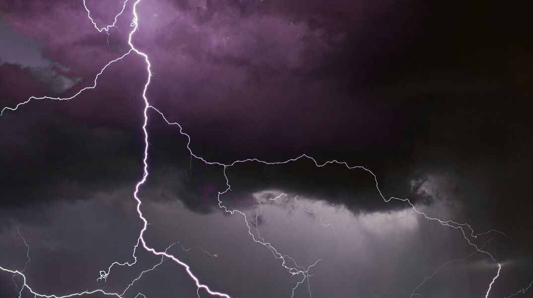 Hλιακή καταιγίδα θα μπορούσε να προκαλέσει διακοπές στις επικοινωνίες το Σαββατοκύριακο στις ΗΠΑ