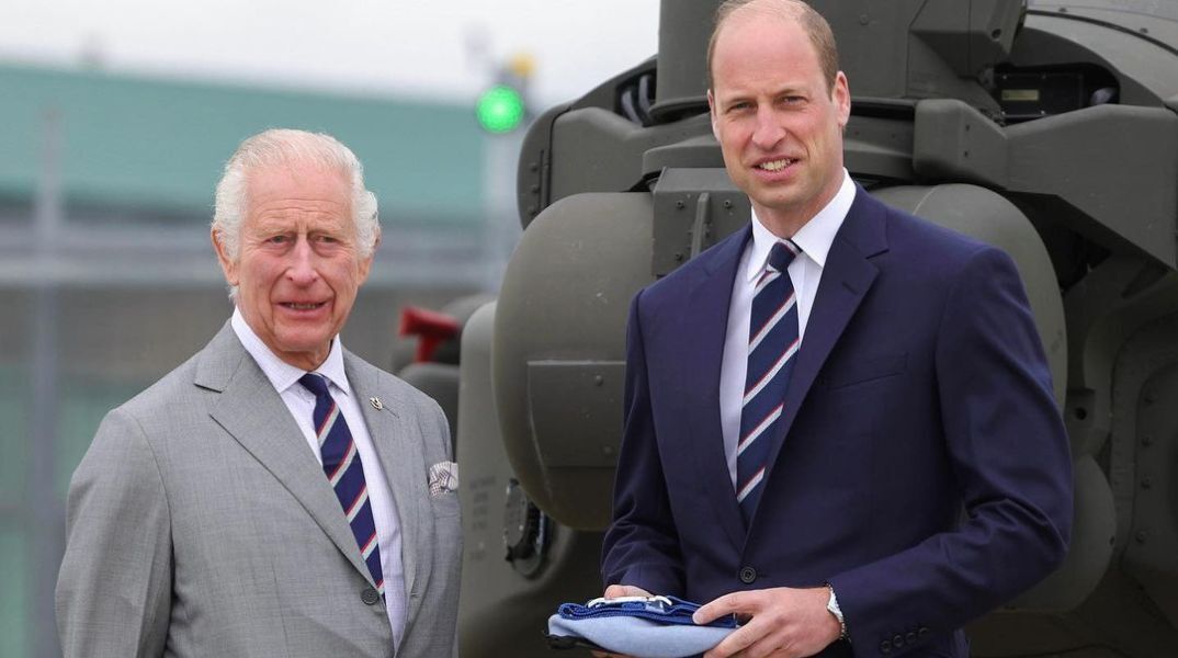 Βρετανία: Ο βασιλιάς Κάρολος παρέδωσε στον γιο του Ουίλιαμ έναν στρατιωτικό τίτλο, σε μια σπάνια κοινή εμφάνιση - Η δήλωσή του. 