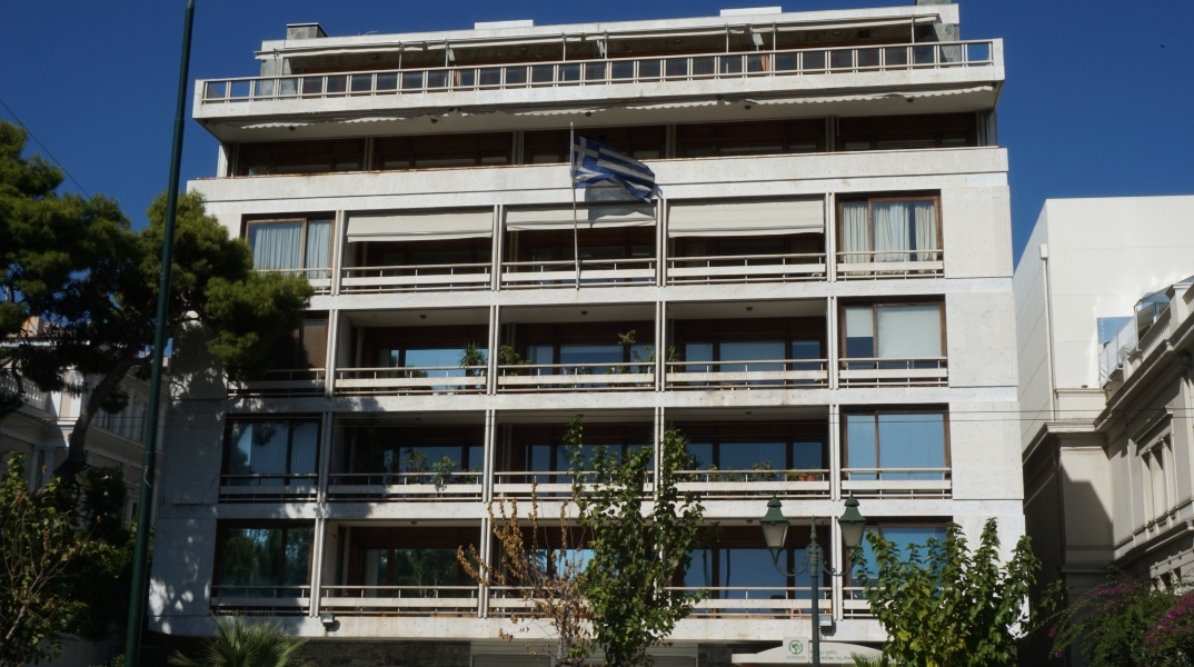 Στο αρχείο θέτει ο Εισαγγελέας την καταγγελία περί διάρρηξης στο Υπουργείο Εσωτερικώ