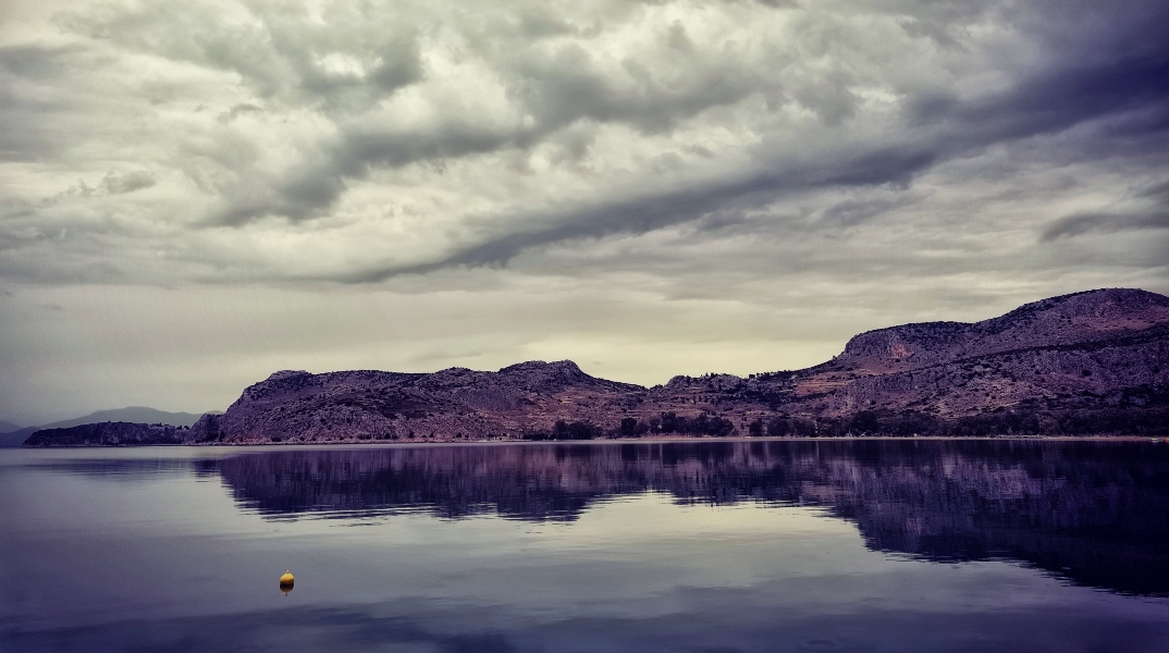 O καιρός την Παρασκευή 24 Ιανουαρίου: Έως τους 20 βαθμούς η θερμοκρασία - Αναλυτική πρόγνωση από την EMY