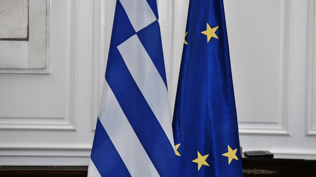 ΕΕ: Πάνω από τον μέσο όρο της ευρωζώνης και της ΕΕ παραμένει η αναπτυξιακή δυναμική της Ελλάδας το 2024 και 2025 σύμφωνα με την Ευρωπαϊκή Επιτροπή.