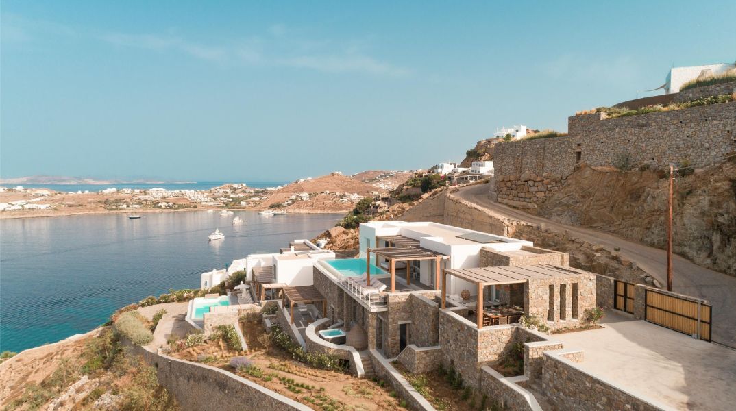 Οίκος Sotheby’s: Η πολυτελής κατοικία Silk Shadow της Μυκόνου σε δημοπρασία στο Λονδίνο - Το ακίνητο-κόσμημα στην παραλία του Αγίου Λαζάρου.