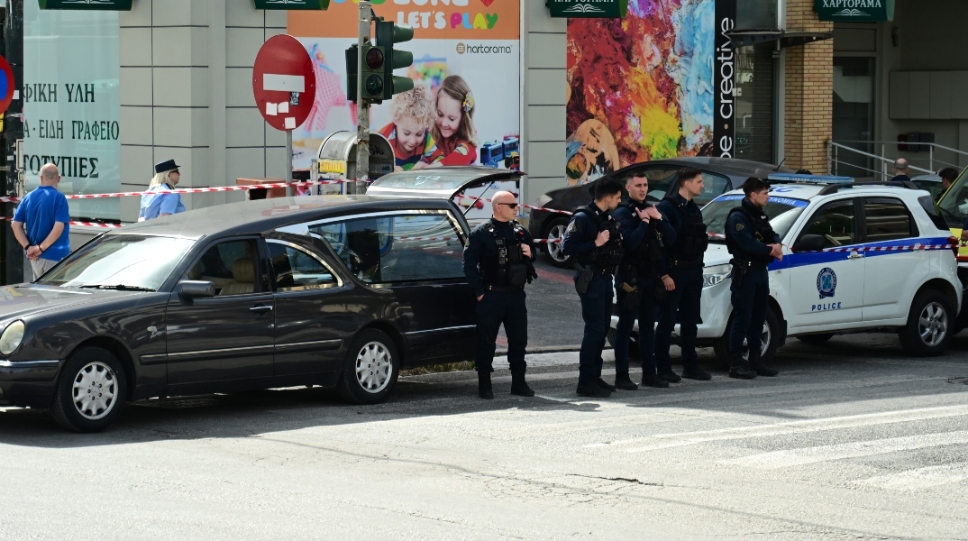 Γυναικοκτονία στο Μενίδι: Όσο μένουν ελεύθεροι θα σκοτώνουν