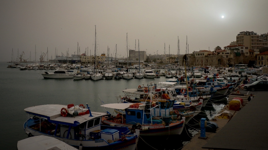 Αφρικανική σκόνη: Έντονο το φαινόμενο στην Κρήτη - Τα μέτρα προστασίας