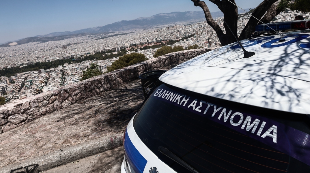 Αγία Βαρβάρα: Έκρηξη χειροβομβίδας προκάλεσε φθορές σε αυτοκίνητα