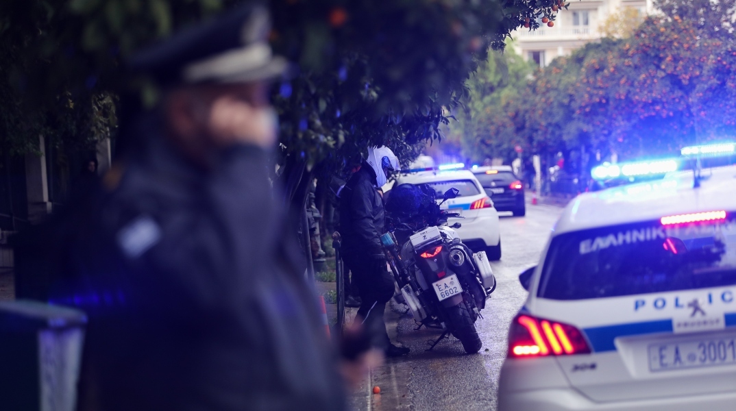 Ρουβίκωνας: Συνελήφθη γνωστό μέλος για απειλές μέσω Διαδικτύου