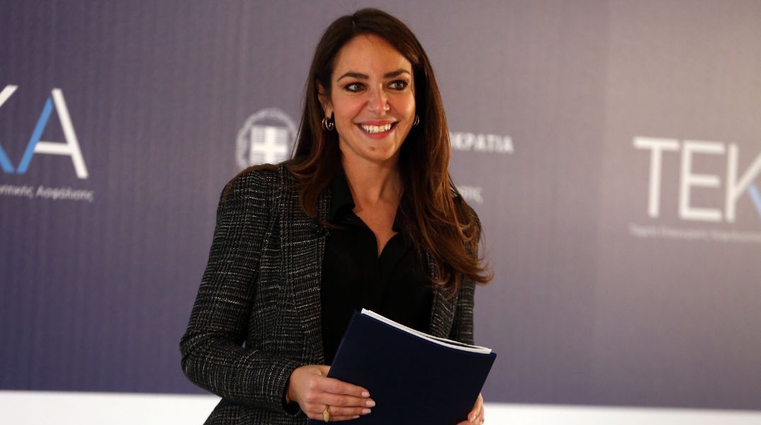 Δόμνα Μιχαηλίδου: Kαμία συζήτηση για αύξηση ορίων ηλικίας συνταξιοδότησης τονίζει σε συνέντευξή της η υπουργός Εργασίας και Κοινωνικής Ασφάλισης.