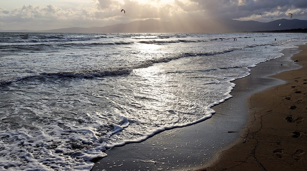 Η παραλία του Σχινιά