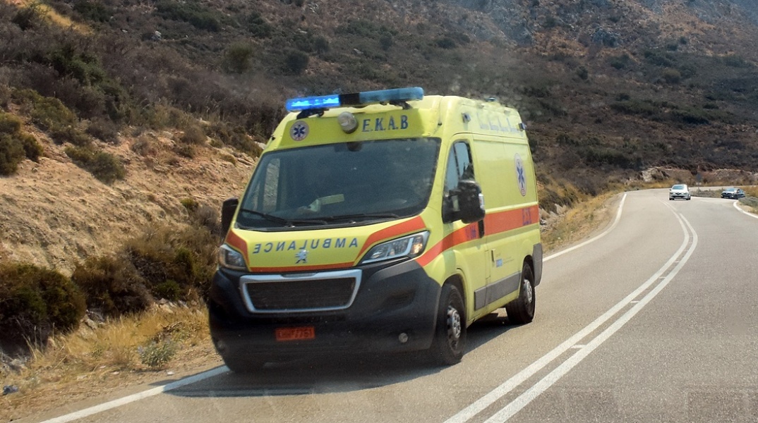 Ασθενοφόρο της ΕΛ.ΑΣ.