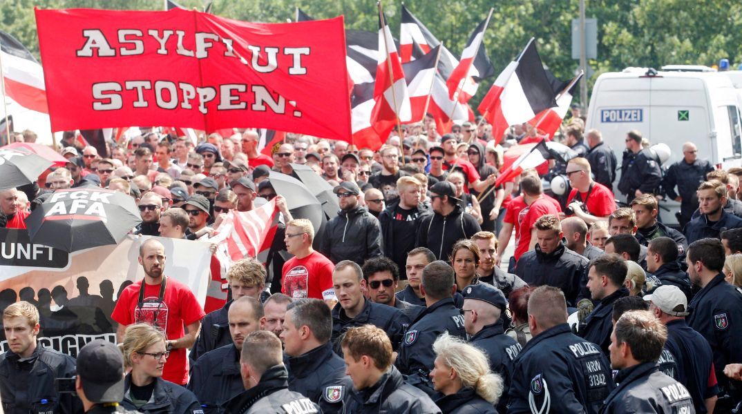 Γερμανία: Αυξήθηκαν κατά ένα τέταρτο μέσα στο 2023 τα εγκλήματα με κίνητρο την ακροδεξιά ιδεολογία - Αυξανόμενη τάση προς την πολιτική βία - Ο ρόλος του AfD.