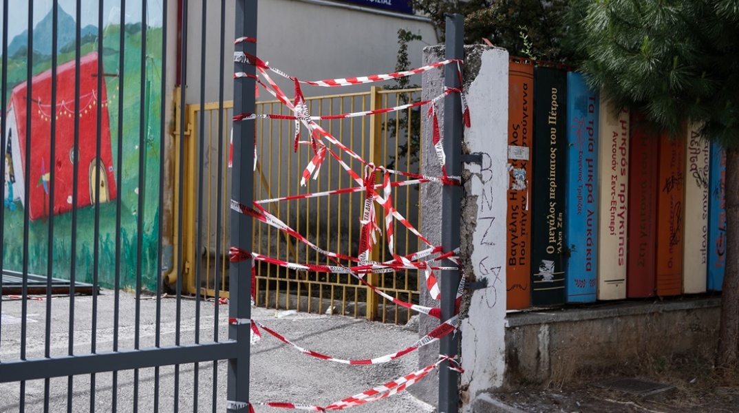 Το σημείο από όπου έφυγε η μεταλλική πόρτα στην Κηφισιά