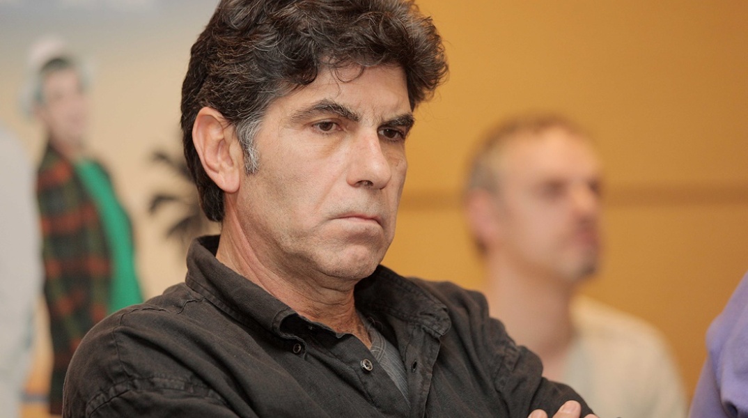 Γιάννης Μπέζος