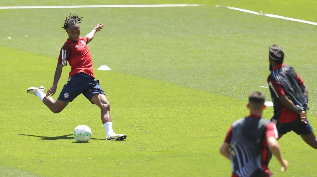 Η προπόνηση της ομάδας στο Γ. Καραϊσκάκης