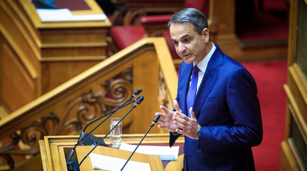 Ο πρωθυπουργός Κυριάκος Μητσοτάκης στο βήμα της Βουλής