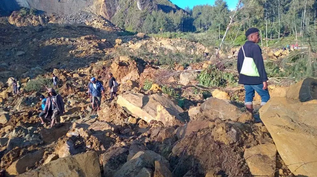Παπούα Νέα Γουινέα: 2.000 άνθρωποι θάφτηκαν από κατολίσθηση βράχων