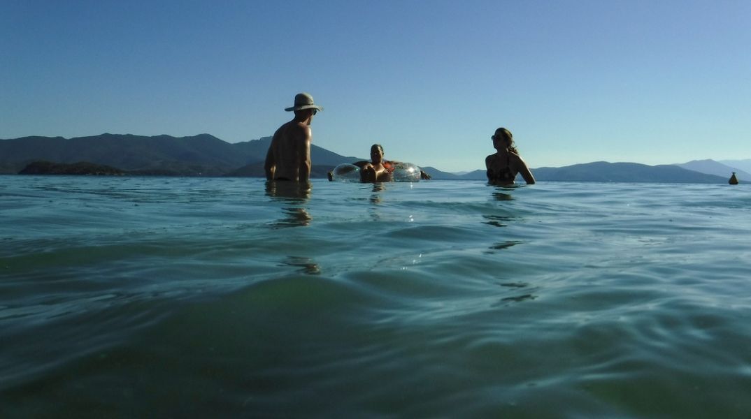 EE: Το 95,8% των υδάτων κολύμβησης στην Ελλάδα είναι άριστης ποιότητας σύμφωνα με τον Ευρωπαϊκό Οργανισμό Περιβάλλοντος και την Κομισιόν.