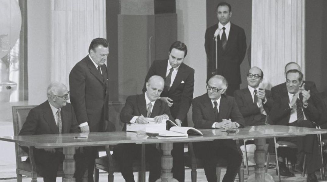 45 χρόνια από την υπογραφή της Συνθήκης Ένταξης της Ελλάδας στην τότε ΕΟΚ - Το μήνυμα του Νίκου Δένδια: Κορυφαία επιλογή του Κωνσταντίνου Καραμανλή