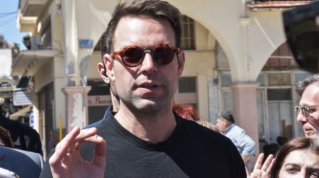 Τι θέλει να κρύψει ο Κασσελάκης;