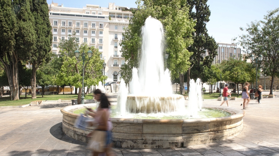 Καύσωνας: Προ των πυλών το πρώτο κύμα - Πόσο θα ανέβει η θερμοκρασία