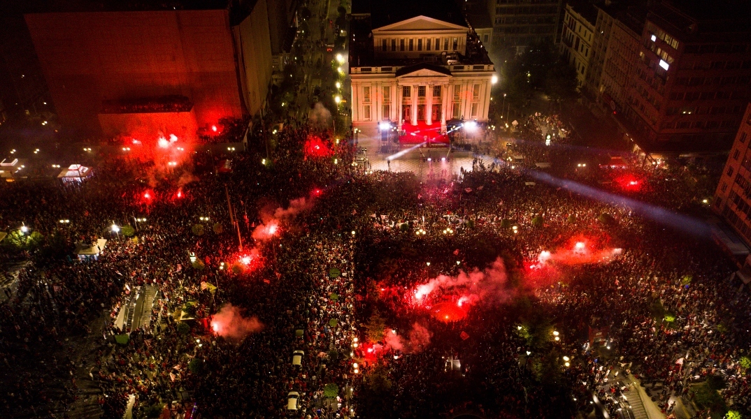 Ολυμπιακός: 4 τραυματίες στους πανηγυρισμούς στον Πειραιά