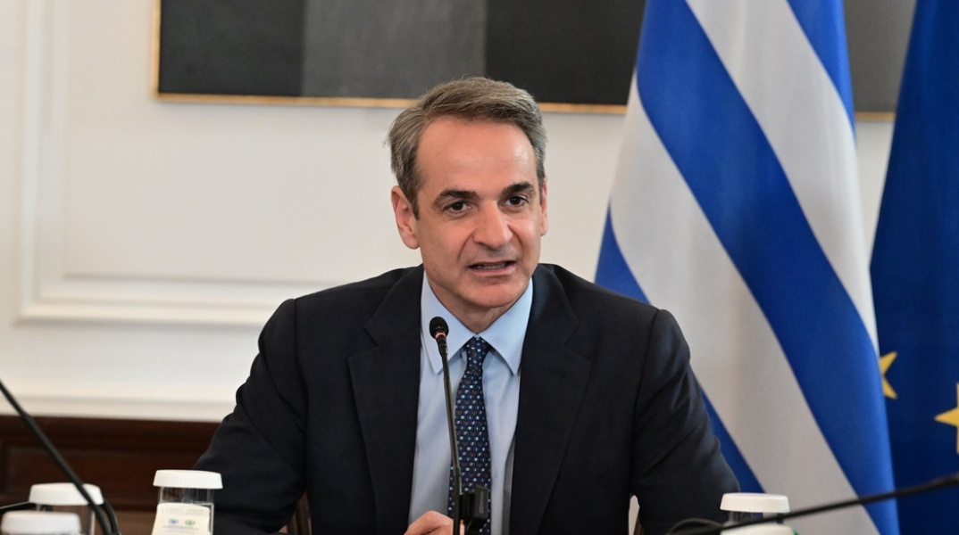 Ο Κυριάκος Μητσοτάκης κατά τη διάρκεια του Υπουργικού Συμβουλίου