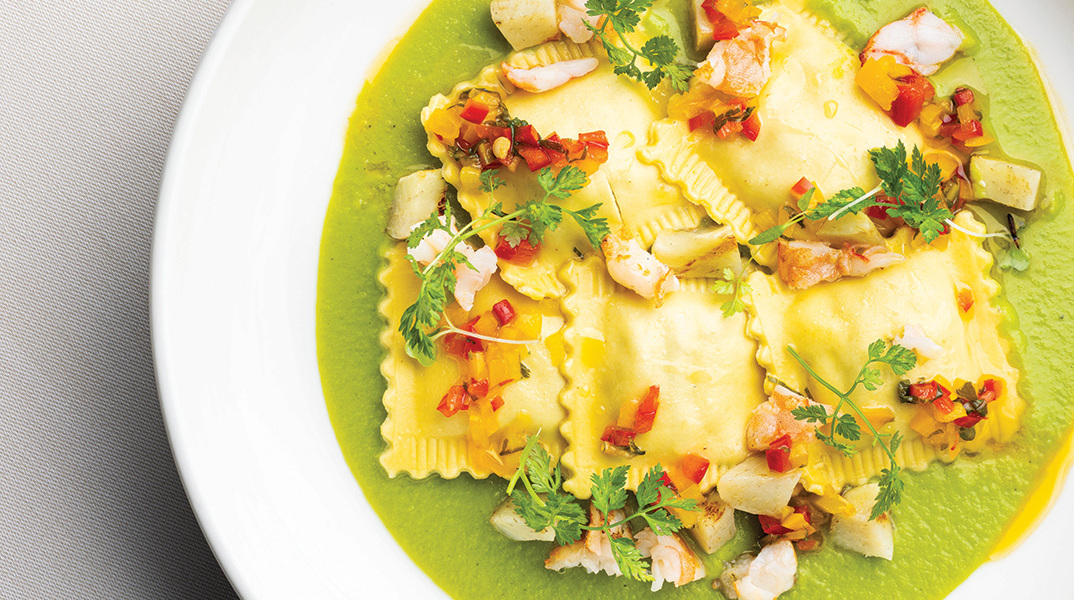 Varoulko Seaside - Ραβιόλι Με Καβούρι, Ψητές Γαρίδες, Αγκινάρες, Κρέμα Αρακά, Τσιμιτσούρ