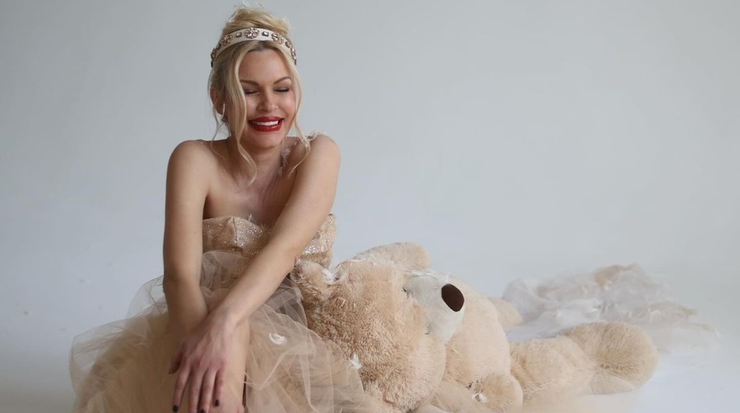 Γέννησε η Βίκυ Κάβουρα 