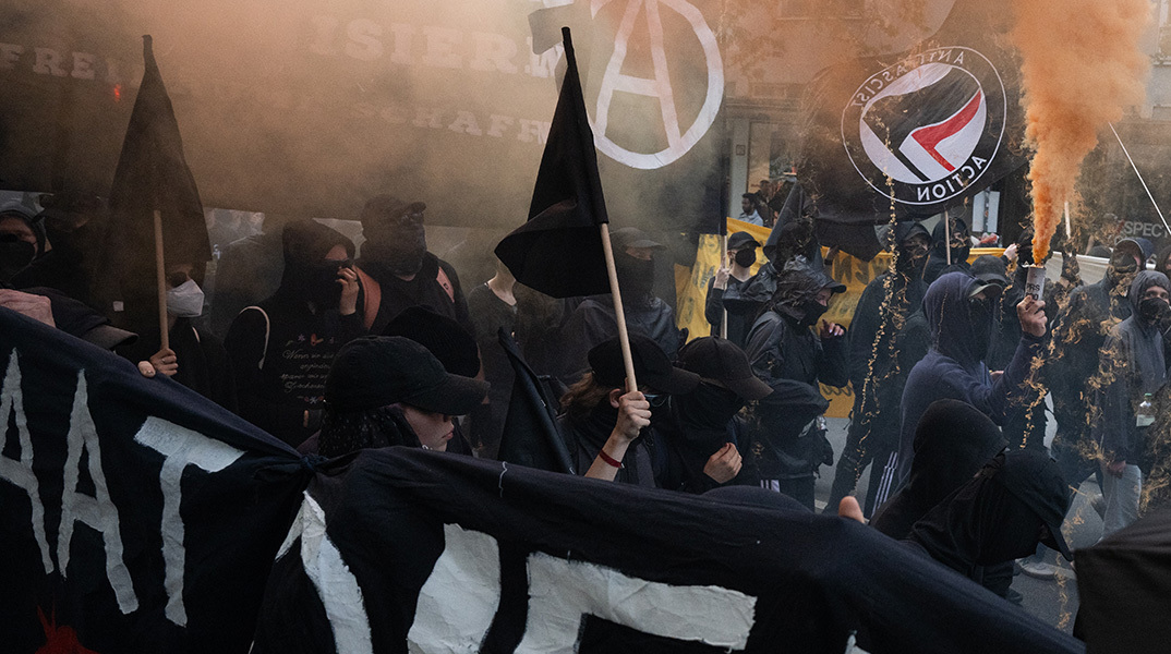 Πορεία διαδηλωτών του ακροδεξιού φάσματος στη Φρανκφούρτη