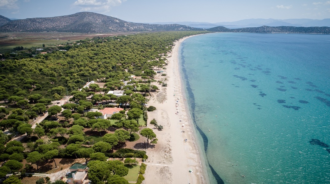 Η παραλία του Σχινιά