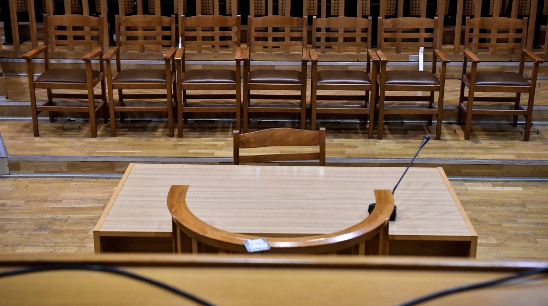 «Έσπασε» η ποινή της ισόβιας κάθειρξης για 58χρονη που σκότωσε με τηγάνι τον πρώην πεθερό της 