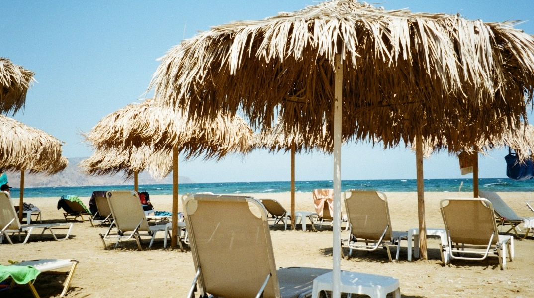 Πλατφόρμα «MyCoast»: Στις 1.900 οι καταγγελίες για παρανομίες σε παραλίες 