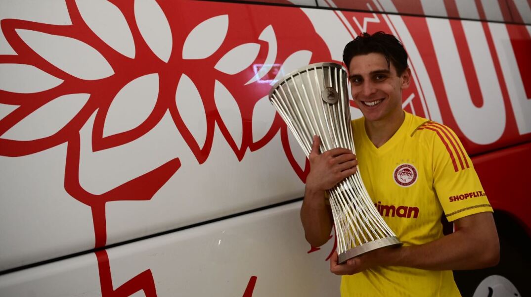 Ολυμπιακός: Υπογράφει για τρία χρόνια ο Τζολάκης