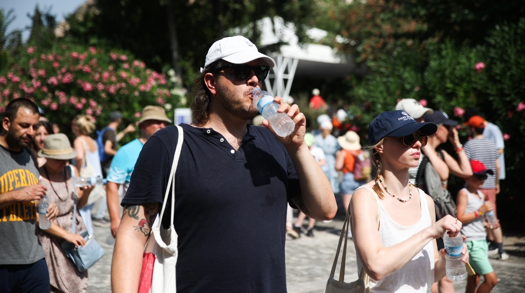 Δήμος Αθηναίων: Ανοίγουν κλιματιζόμενες αίθουσες για τον καύσωνα