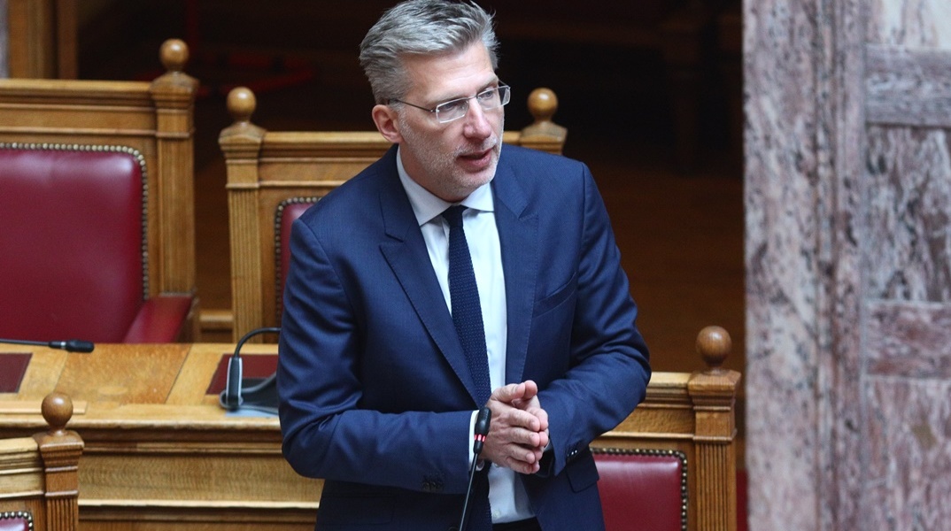 Ο υπουργός Επικρατείας, Άκης Σκέρτσος