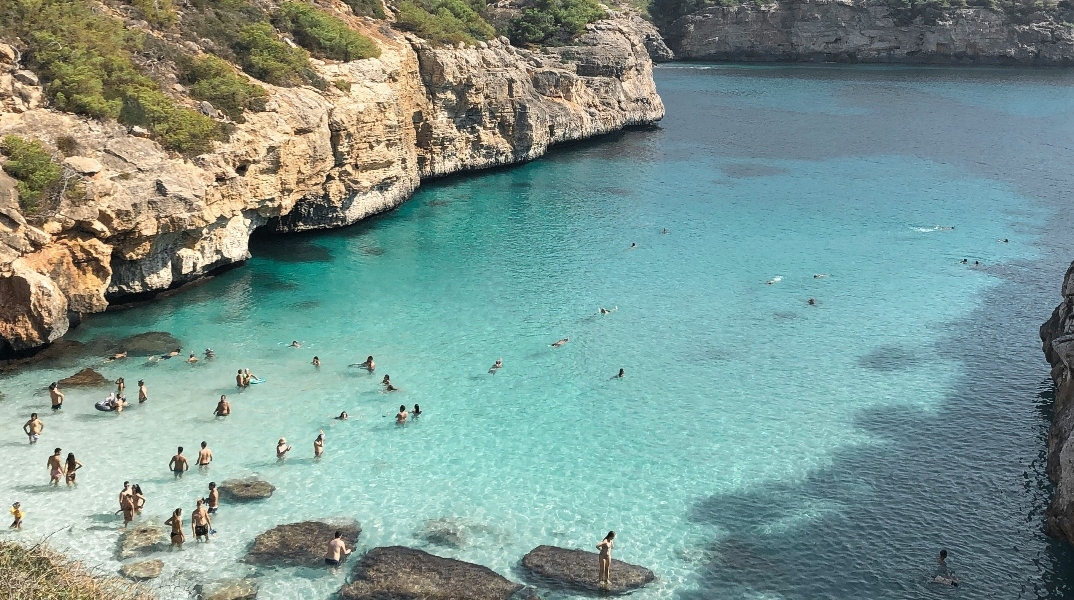 Σ’ αυτή την παραλία οι ντόπιοι πήραν τον νόμο στα χέρια τους 